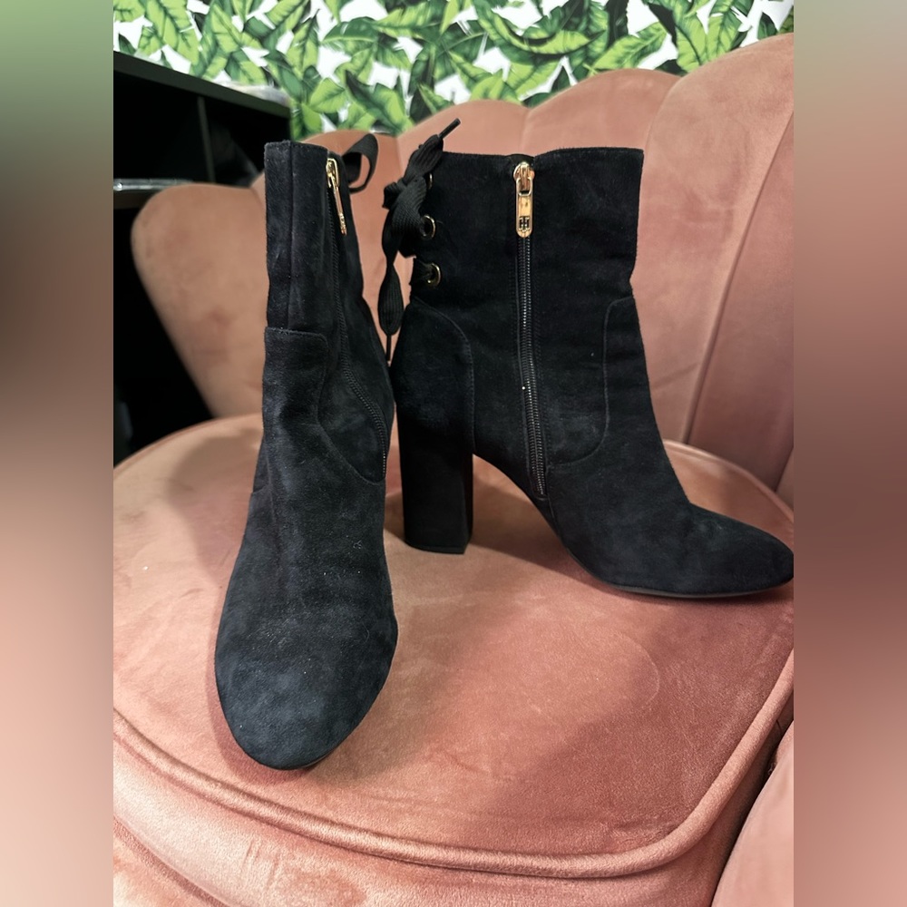 Tommy Hilfiger Women's Divah Black Suede Heeled Boots Size 9